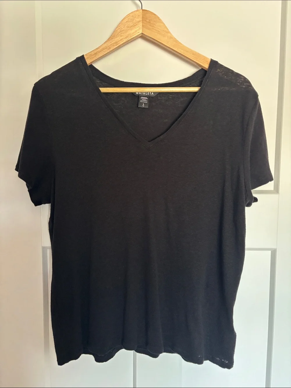Athleta Black V-Neck Short Sleeve Top - Picture 1 of 3